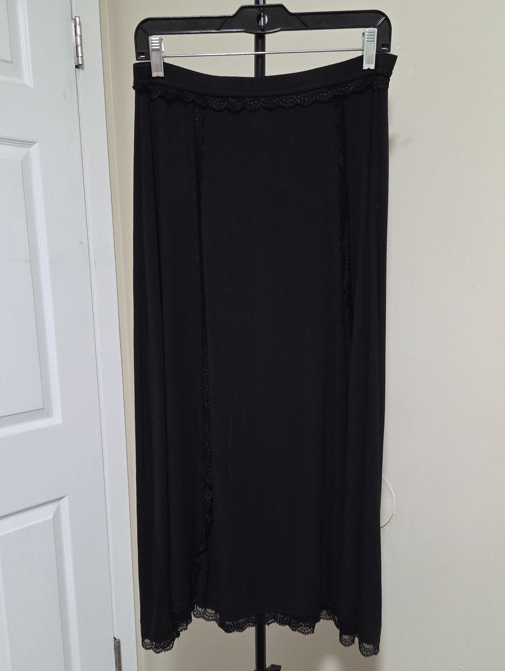 Cosmic Aura Women's Black Lace-Trim Maxi Skirt